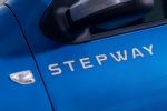 Dacia Logan MCV Stepway 2017 года (UK)